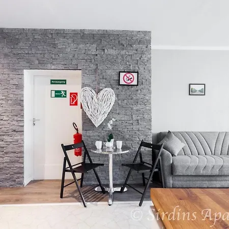 Big Fancy Center Апартаменты *